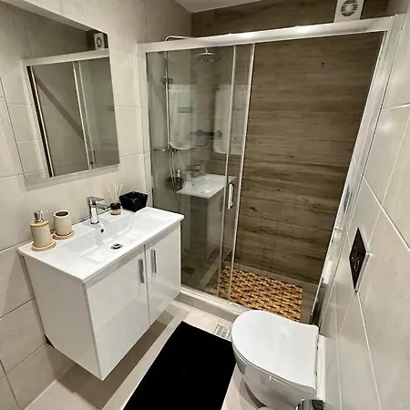 Apart Otel Mora Mandrakia
